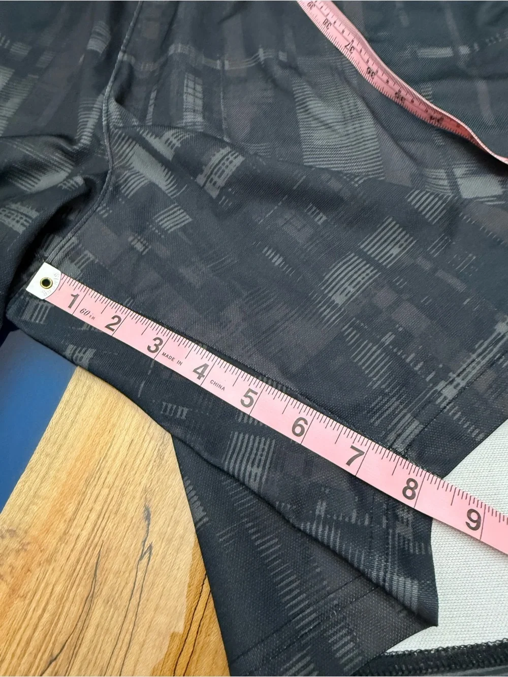 Under Armour 2XL Black Red Athletic Gym Shorts